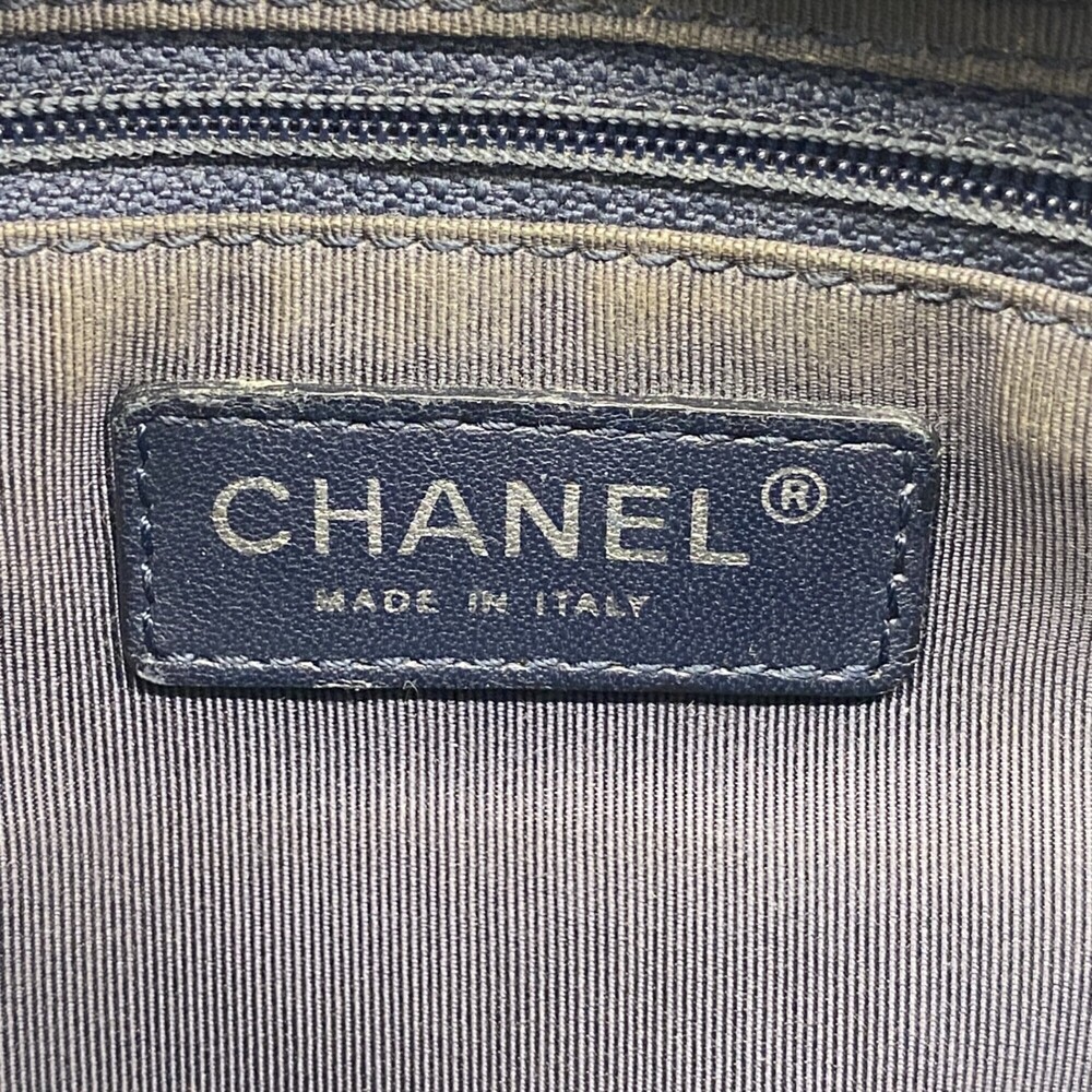 CHANEL Blue Caviar Leather Shoulder Bag - Picture 5 of 14